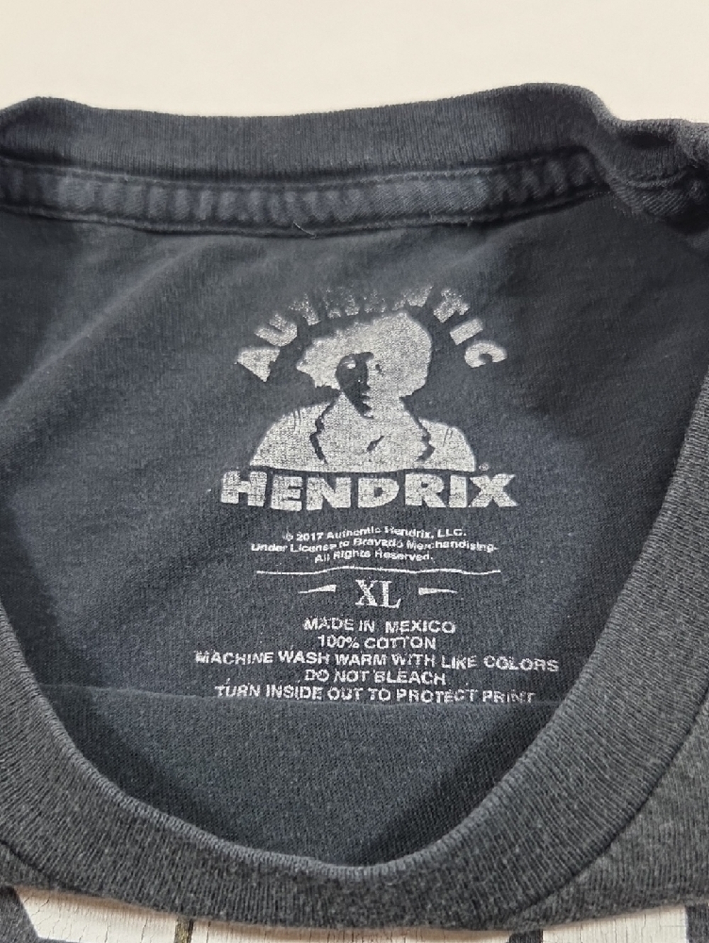 Jimi Hendrix Black Graphic Short Sleeve Tee Distressed - Picture 2 of 6